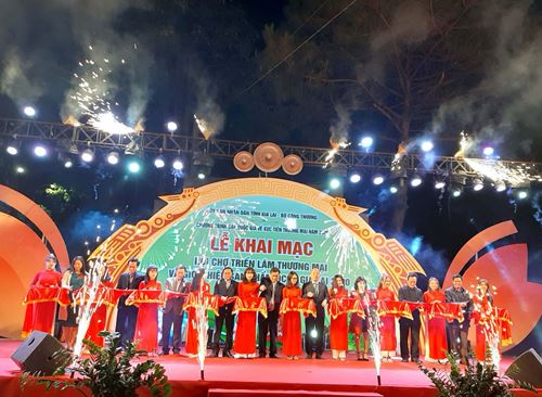 Khai mạc Hội chợ triển lãm thương mại và giới thiệu các sản phẩm OCOP Gia Lai năm 2020